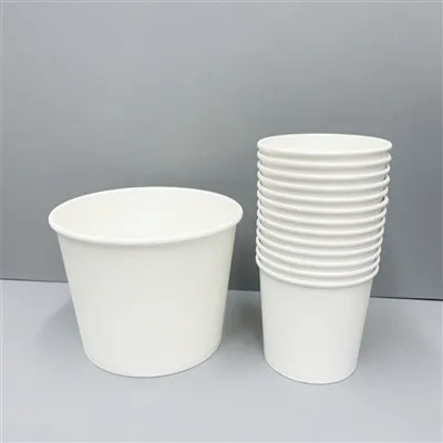 종이 뚜껑이 달린 튀긴 닭고기 통